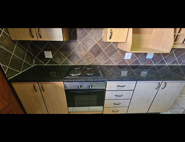 2 BEDROOM TOWNHOUSE FOR SALE IN ALBERTON NORTH